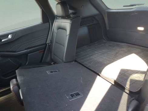 Used 2024 Ford Escape ST-Line w/ Equipment Group 301A FWD image 9