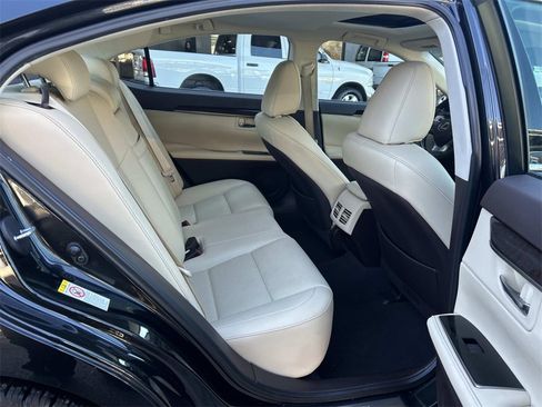 Used 2017 Lexus ES 350 w/ Navigation System Package image 14