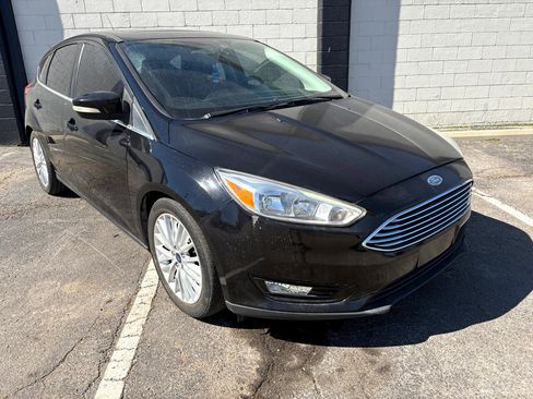 Used 2018 Ford Focus Titanium image 2