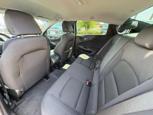 Used 2025 Chevrolet Malibu RS FWD image 13