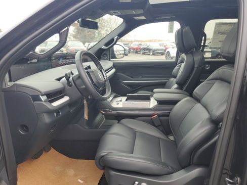 New 2026 Lincoln Navigator Reserve image 12