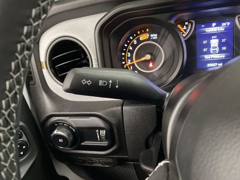 Used 2025 Jeep Wrangler Sport S AWD/4WD image 23