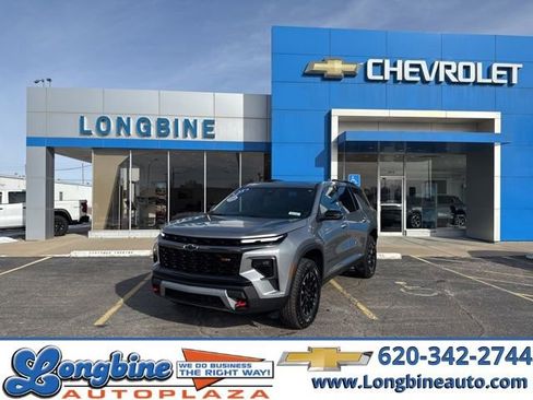 Used 2025 Chevrolet Traverse Z71 w/ Driver Confidence Package image 1