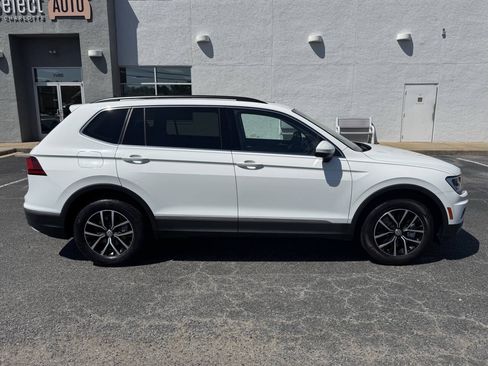 Used 2021 Volkswagen Tiguan SE FWD image 7