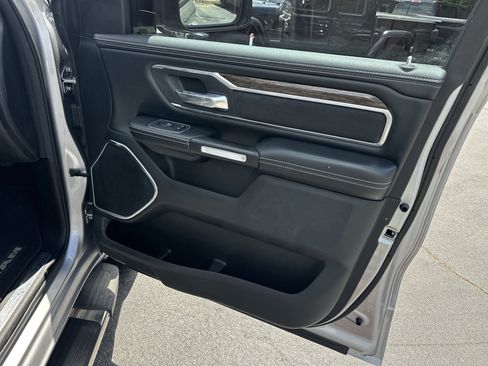 Used 2019 RAM 1500 Laramie RWD image 18