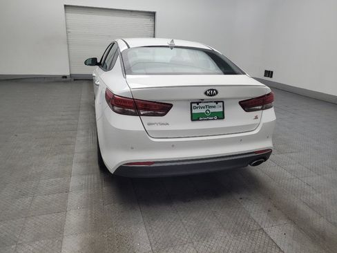 Used 2018 Kia Optima S FWD image 6