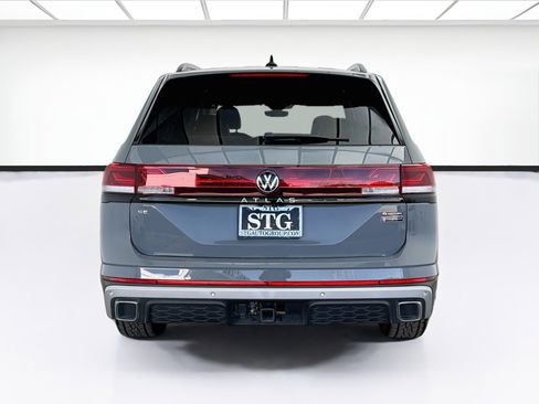 Used 2024 Volkswagen Atlas Peak Edition SE AWD/4WD image 5