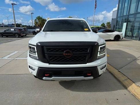 Used 2023 Nissan Titan PRO-4X w/ Pro-4x Convenience Package AWD/4WD image 9