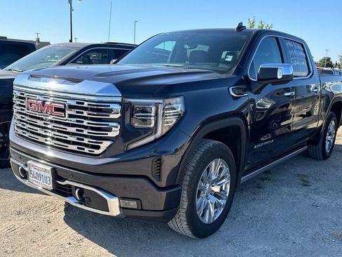 Used 2023 GMC Sierra 1500 Denali w/ Technology Package AWD/4WD image 8