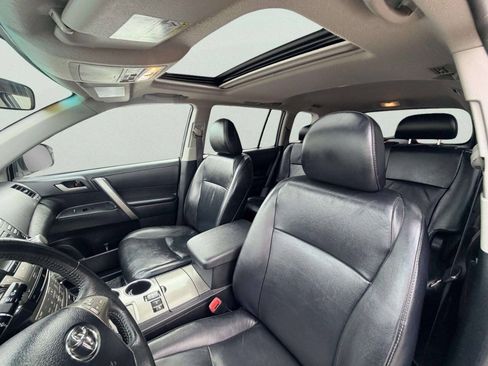 Used 2010 Toyota Highlander SE AWD/4WD image 19