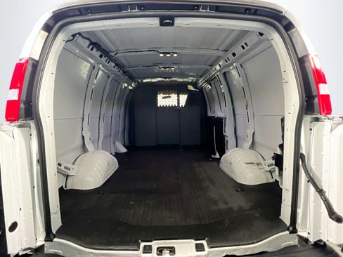 Used 2024 Chevrolet Express 2500 Work Van image 30