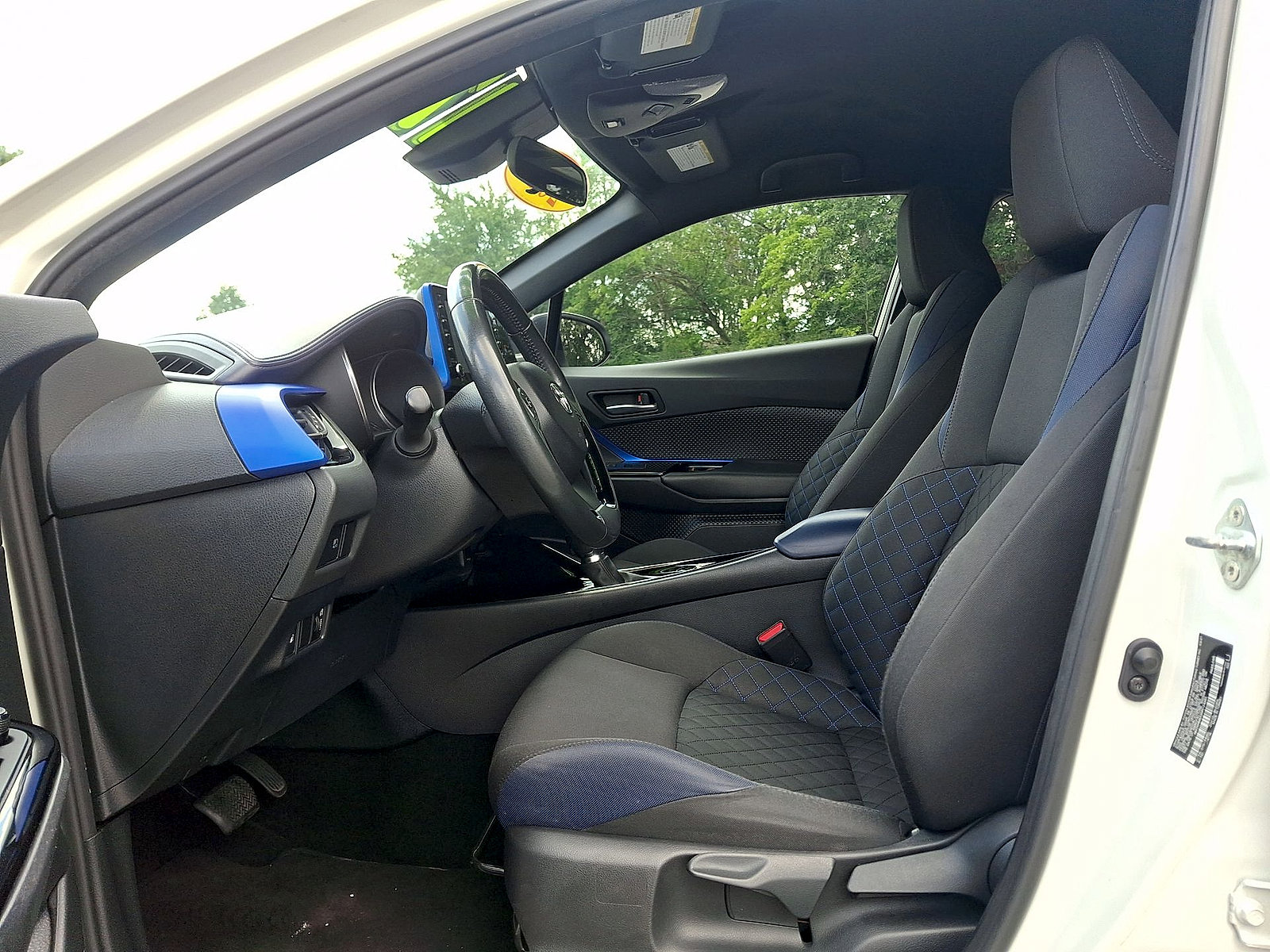 Used 2021 Toyota C-HR XLE FWD image 11
