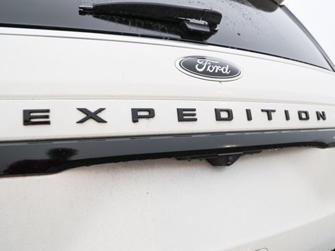 Used 2022 Ford Expedition Limited AWD/4WD image 12