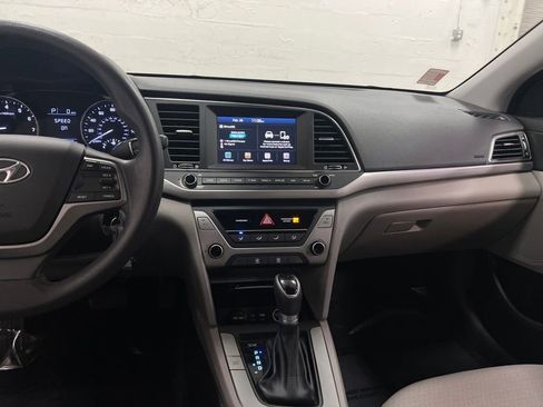 Used 2018 Hyundai Elantra SE w/ SE Connectivity Package 04 image 19