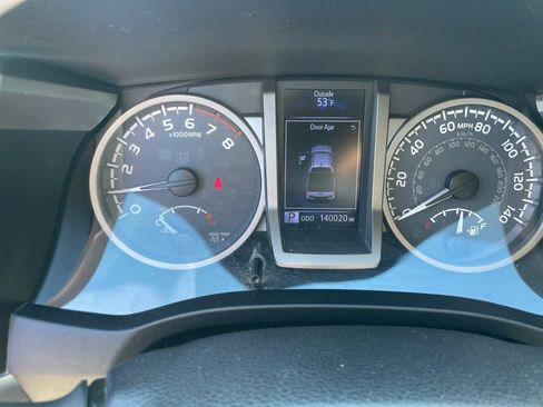 Used 2016 Toyota Tacoma SR5 image 13