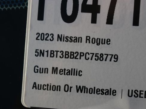 Used 2023 Nissan Rogue SV image 39