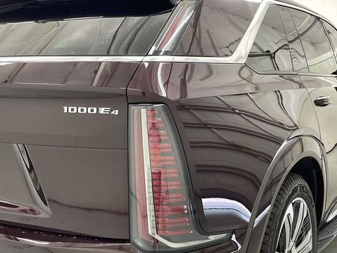 New 2025 Cadillac Escalade IQ Luxury 2 image 17