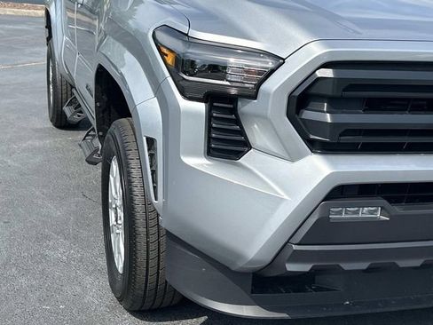 Used 2025 Toyota Tacoma SR5 image 10
