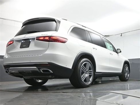 New 2026 Mercedes-Benz GLS 450 4MATIC image 42