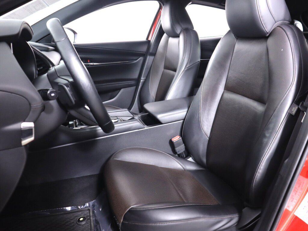 Used 2021 MAZDA MAZDA3 Hatchback w/Premium Plus Pkg AWD/4WD image 32