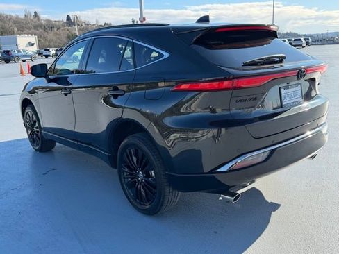 Certified 2023 Toyota Venza Nightshade image 9