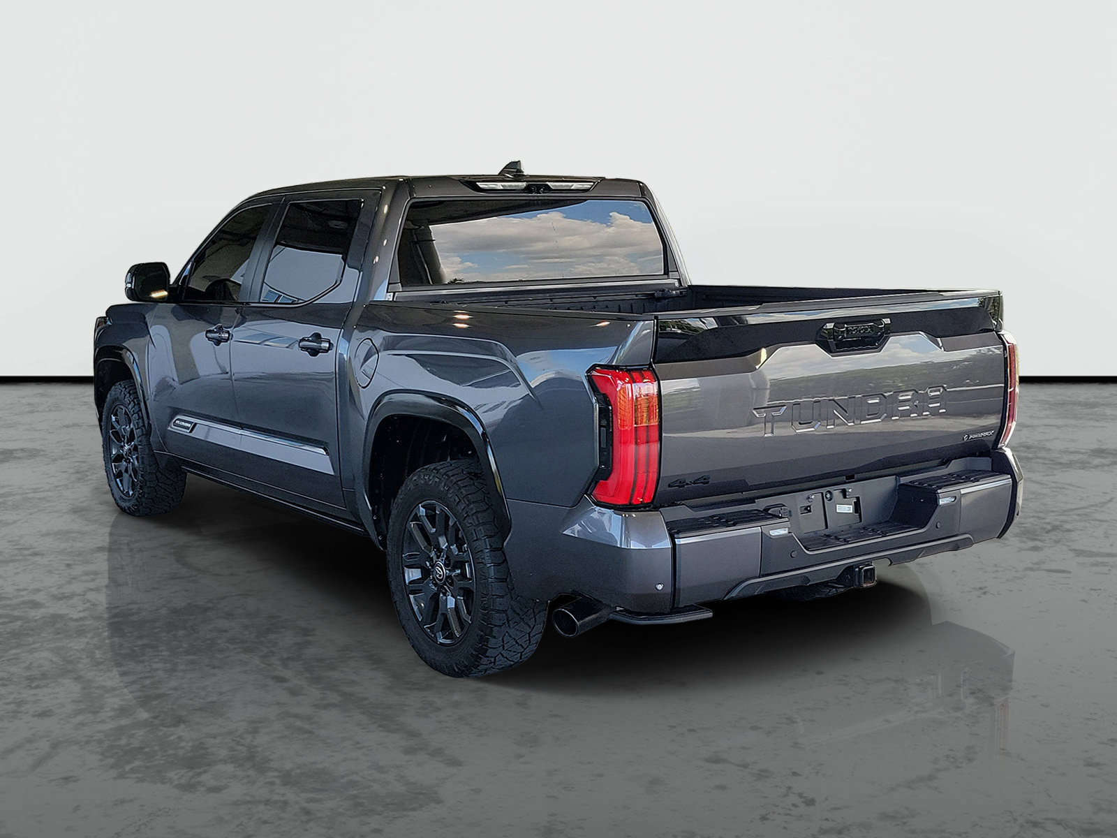 Used 2025 Toyota Tundra Platinum AWD/4WD image 3