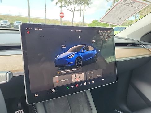 Used 2022 Tesla Model Y Performance image 25