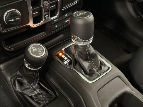 New 2025 Jeep Gladiator Sport w/ Premium Package image 33