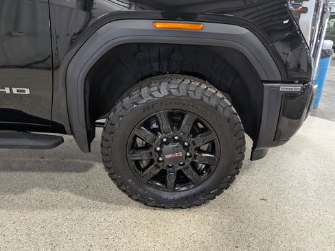 Used 2025 GMC Sierra 2500 AT4 w/ AT4 Premium Plus Package AWD/4WD image 15
