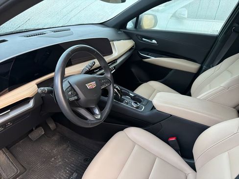 Used 2024 Cadillac XT4 Luxury image 10