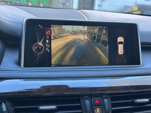 Used 2016 BMW X5 xDrive50i image 18