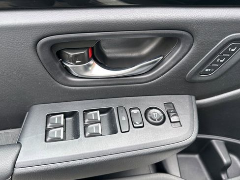 Used 2024 Honda Pilot Touring image 10