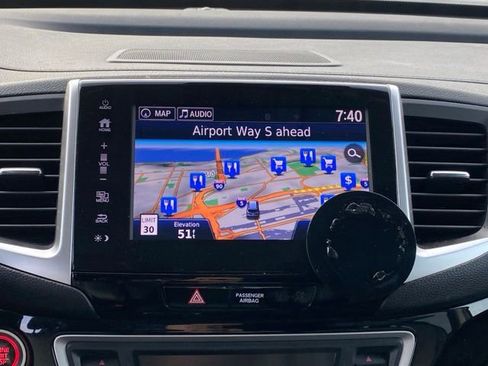 Used 2017 Honda Pilot Touring image 13