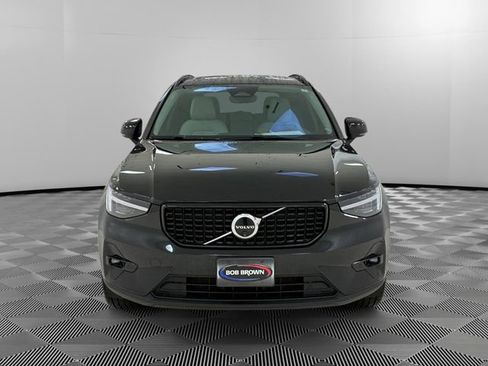 Used 2024 Volvo XC40 B5 Plus AWD/4WD image 8