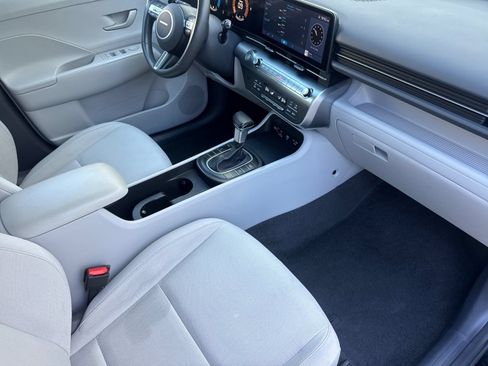 Used 2025 Hyundai Kona SEL AWD/4WD image 17