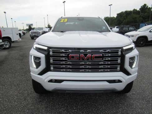 Used 2023 GMC Canyon Denali AWD/4WD image 2