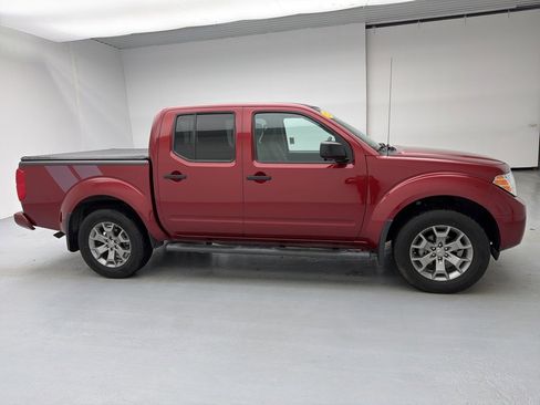 Used 2020 Nissan Frontier SV image 12