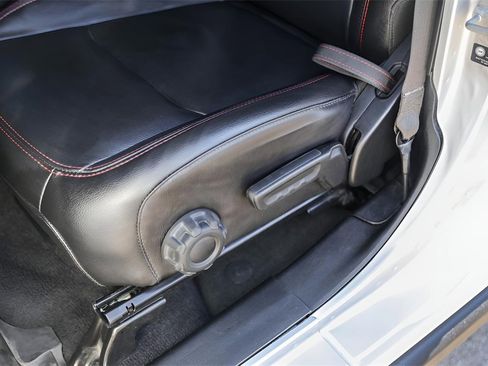 Used 2023 Jeep Gladiator Rubicon w/ Cold Weather Group image 11