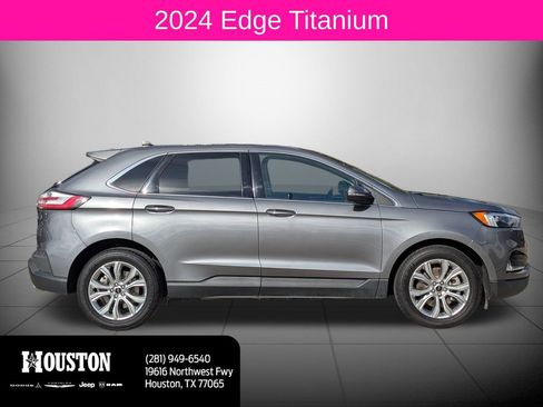 Used 2024 Ford Edge Titanium image 2