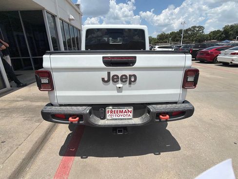 Used 2025 Jeep Gladiator Mojave w/ Steel Bumper Group AWD/4WD image 9