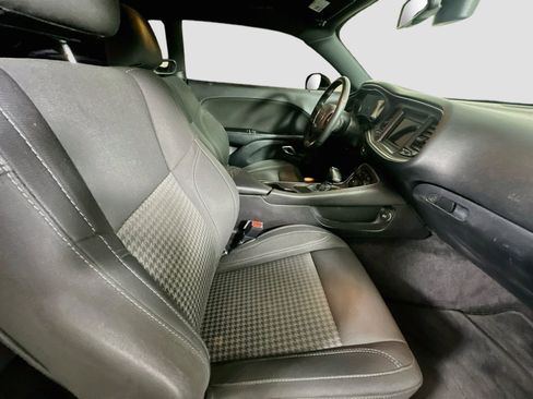 Used 2018 Dodge Challenger SXT w/ Blacktop Package RWD image 26