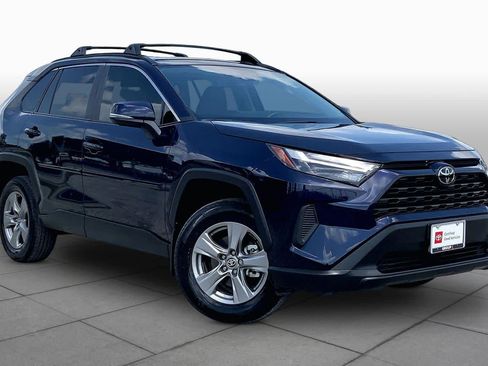 Used 2025 Toyota RAV4 XLE w/ Convenience Package FWD image 3