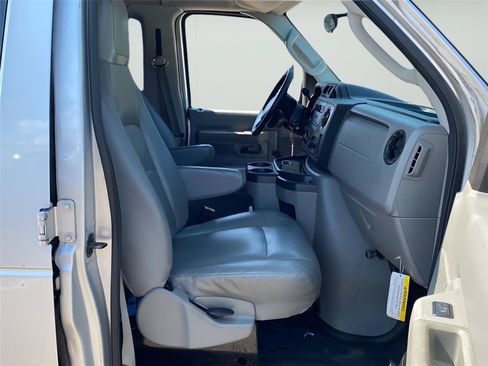 Used 2011 Ford E-350 and Econoline 350 XL RWD image 15