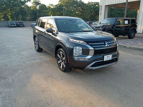 Used 2025 Mitsubishi Outlander SE AWD/4WD image 6