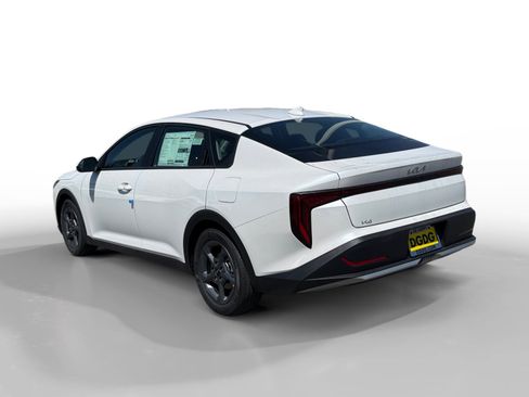 New 2026 Kia K4 LXS image 3