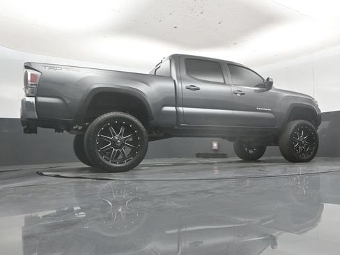 Used 2020 Toyota Tacoma TRD Off-Road AWD/4WD image 46