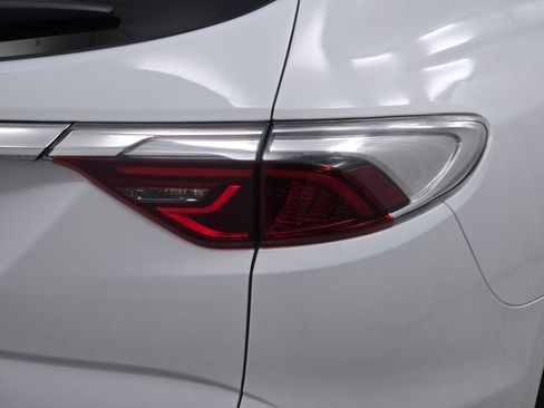 Used 2024 Buick Enclave Premium image 13