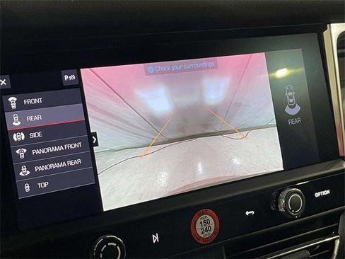 Used 2025 Porsche Macan image 31