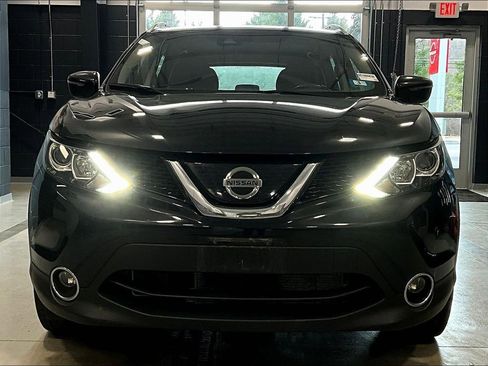 Used 2019 Nissan Rogue Sport SV w/ All-Weather Package image 2