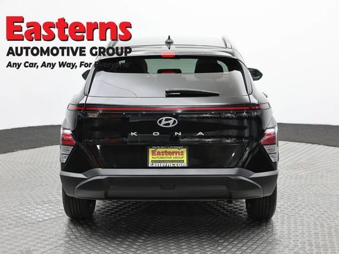 Used 2024 Hyundai Kona SEL FWD image 5